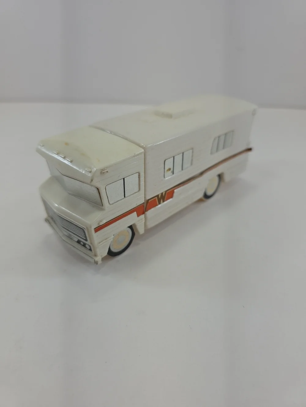 Vintage Avon Winnebago Motor Home Decanter Wild Country After Shave RV Figural